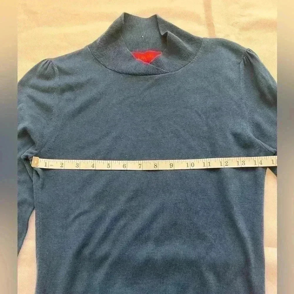 Lavia 18 cashmere blue‎ sweater